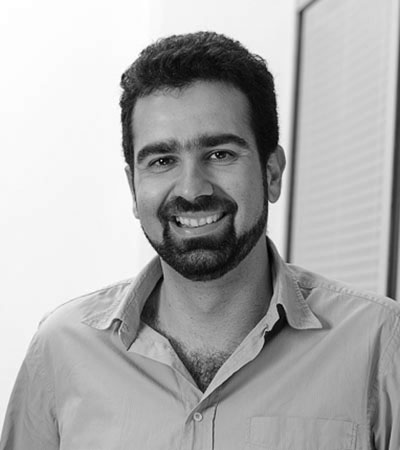 Άρης Κορνελάκης